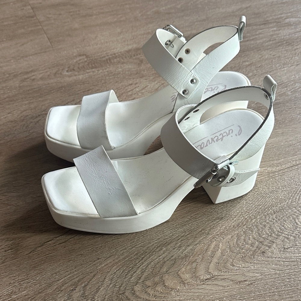 L'INTERVALLE White leather Chunky Heel Sandals